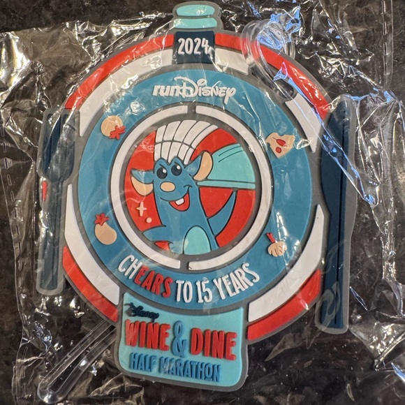 RunDisney Wine and Dine 13.1 (half) bundle - Picture 10 of 11